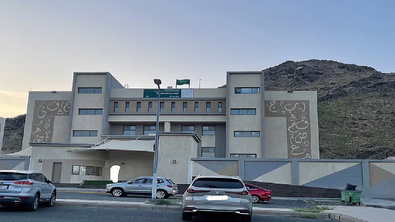 انقطاع الكهرباء عن مدرسة بمكة