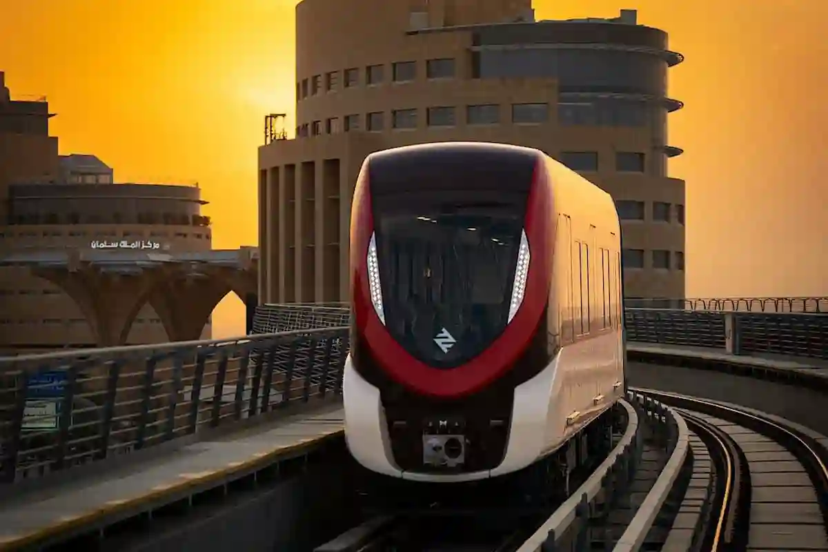 مواعيد عمل النقل العام في الرياض